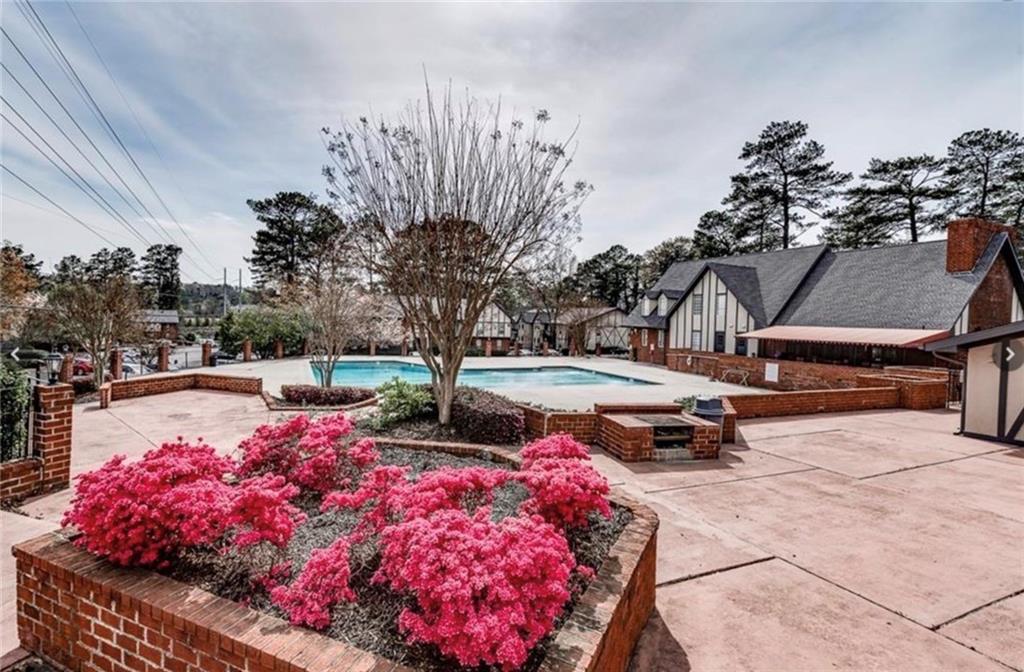 6851 Roswell Road Unit F4, Sandy Springs, Georgia 30328, 2 Bedrooms Bedrooms, ,2 BathroomsBathrooms,Residential,Sold,6851 Roswell Road Unit F4,7344652