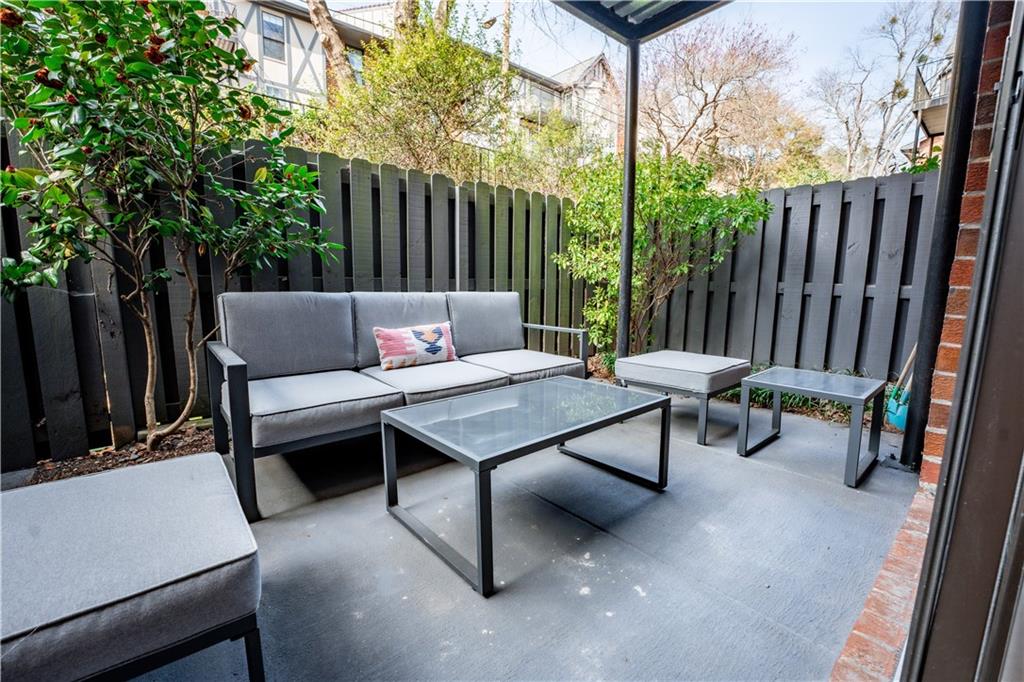 View of patio / terrace with outdoor lounge area