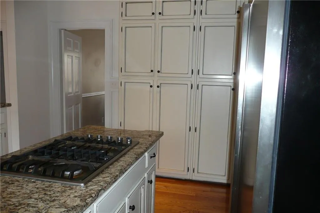 555 Spender Trace, Sandy Springs, Georgia 30350, 4 Bedrooms Bedrooms, ,3 BathroomsBathrooms,Residential,Sold,555 Spender Trace,5808305