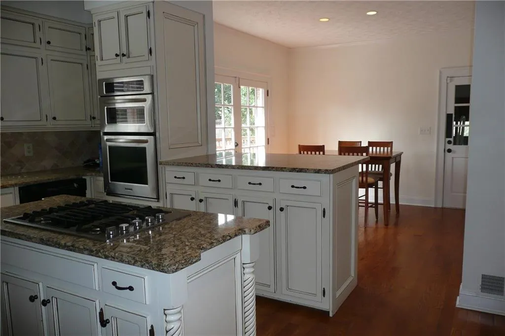 555 Spender Trace, Sandy Springs, Georgia 30350, 4 Bedrooms Bedrooms, ,3 BathroomsBathrooms,Residential,Sold,555 Spender Trace,5808305