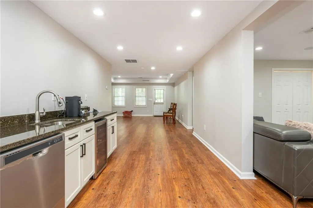 1035 Lancaster Walk, Atlanta, Georgia 30328, 6 Bedrooms Bedrooms, ,4 BathroomsBathrooms,Residential,For Sale,1035 Lancaster Walk,7610253
