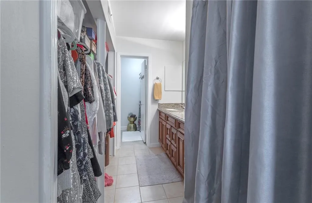 6520 Roswell Road Ne Unit 68, Sandy Springs, Georgia 30328, 2 Bedrooms Bedrooms, ,2 BathroomsBathrooms,Residential,Sold,6520 Roswell Road Ne Unit 68,7023251