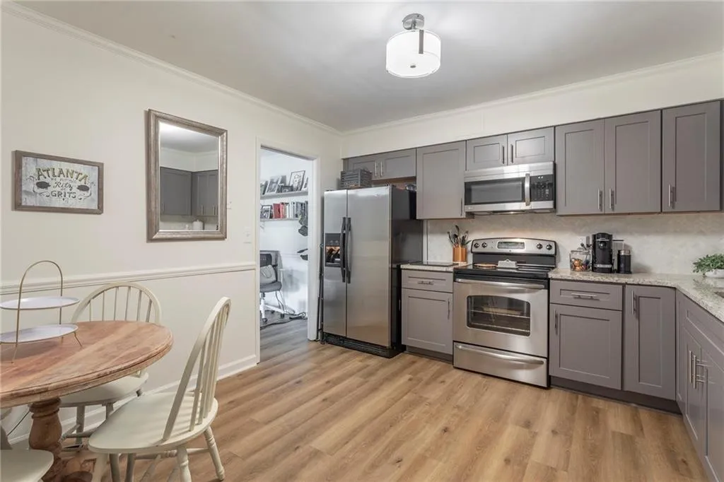 6520 Roswell Road Ne Unit 68, Sandy Springs, Georgia 30328, 2 Bedrooms Bedrooms, ,2 BathroomsBathrooms,Residential,Sold,6520 Roswell Road Ne Unit 68,7023251