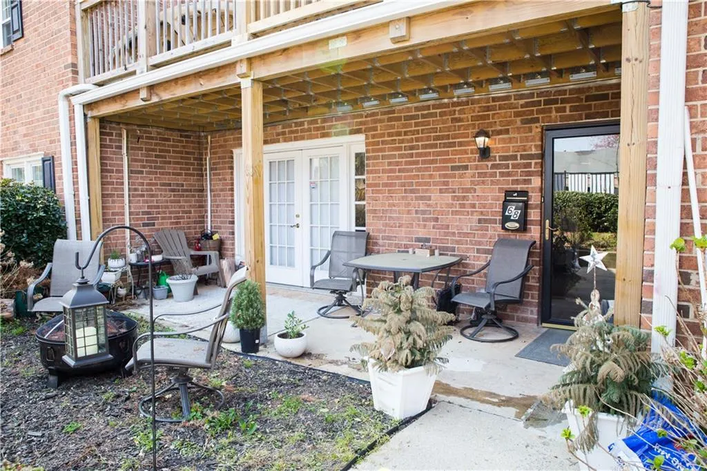6520 Roswell Road Ne Unit 68, Sandy Springs, Georgia 30328, 2 Bedrooms Bedrooms, ,2 BathroomsBathrooms,Residential,Sold,6520 Roswell Road Ne Unit 68,7023251