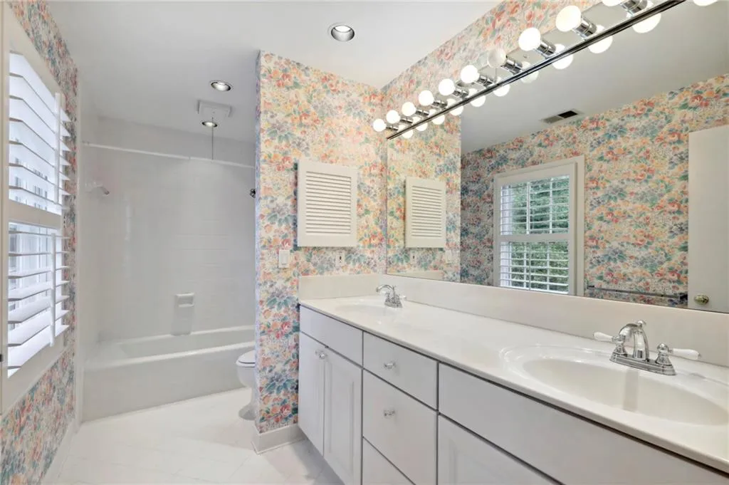 6235 Weatherly Drive, Sandy Springs, Georgia 30328, 6 Bedrooms Bedrooms, ,3 BathroomsBathrooms,Residential,Sold,6235 Weatherly Drive,7105202