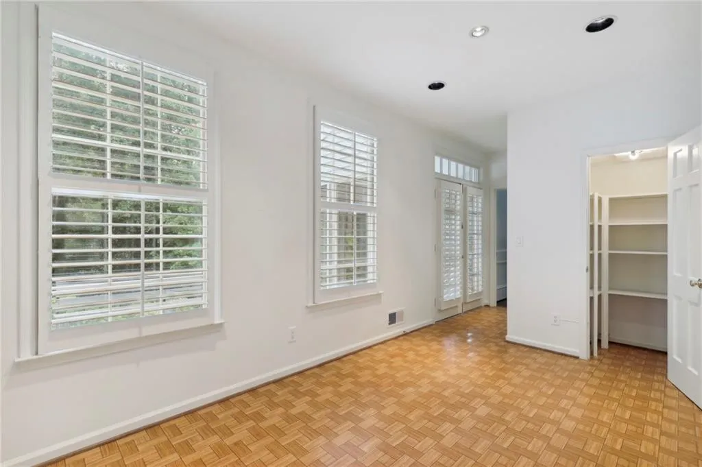 6235 Weatherly Drive, Sandy Springs, Georgia 30328, 6 Bedrooms Bedrooms, ,3 BathroomsBathrooms,Residential,Sold,6235 Weatherly Drive,7105202