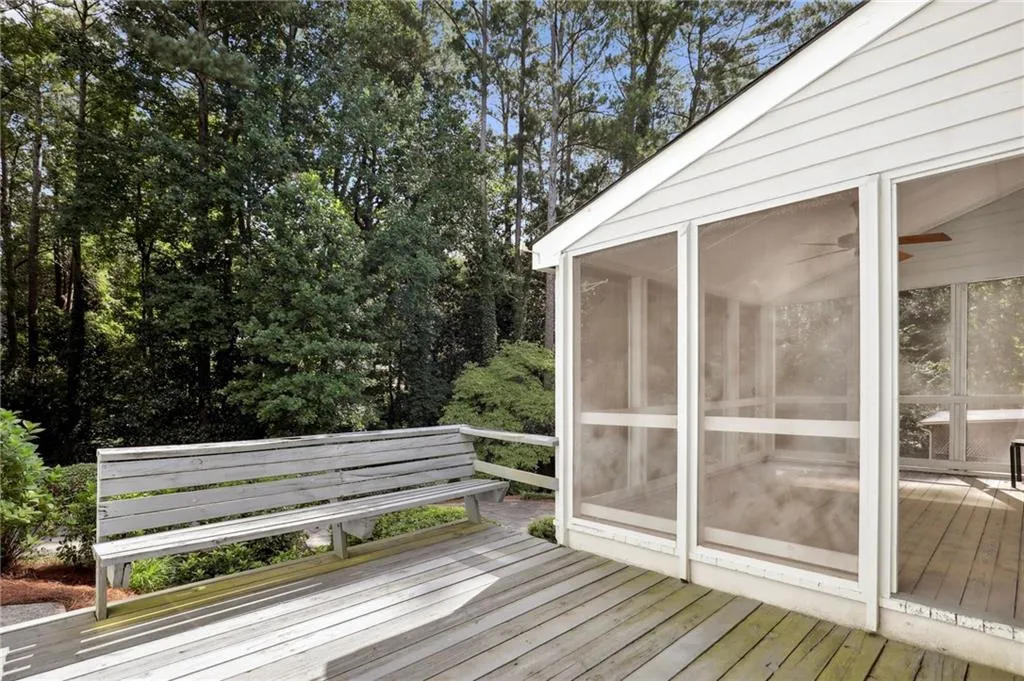 6235 Weatherly Drive, Sandy Springs, Georgia 30328, 6 Bedrooms Bedrooms, ,3 BathroomsBathrooms,Residential,Sold,6235 Weatherly Drive,7105202