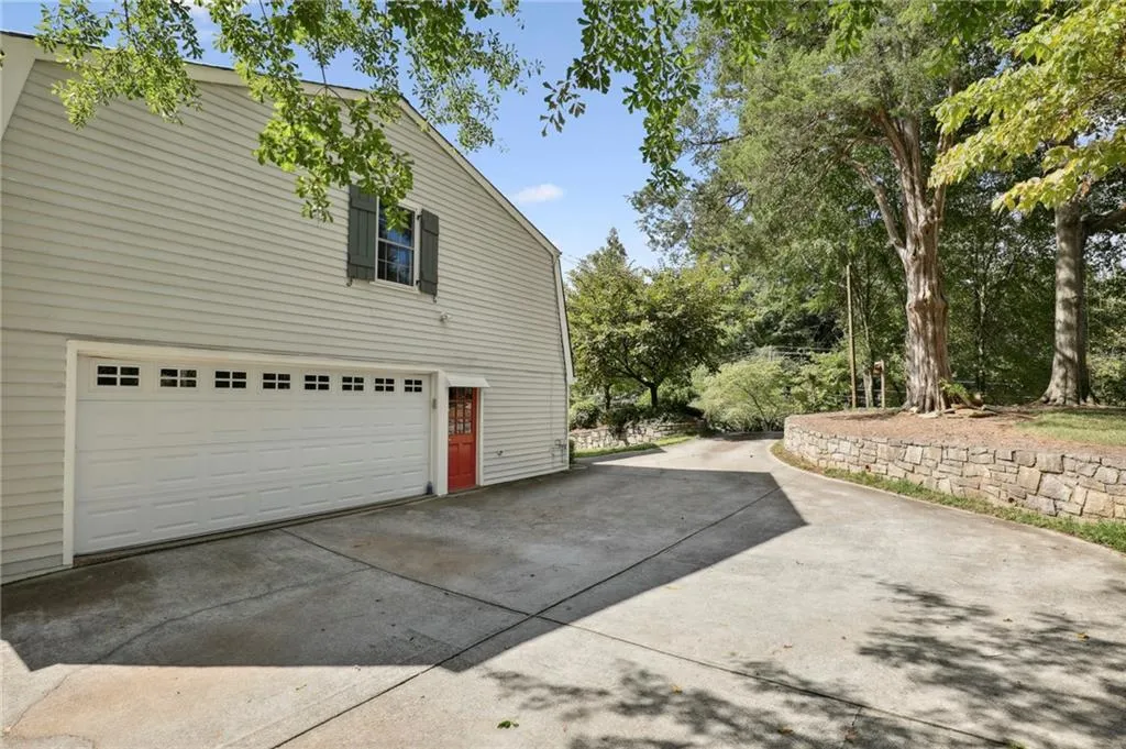 6235 Weatherly Drive, Sandy Springs, Georgia 30328, 6 Bedrooms Bedrooms, ,3 BathroomsBathrooms,Residential,Sold,6235 Weatherly Drive,7105202