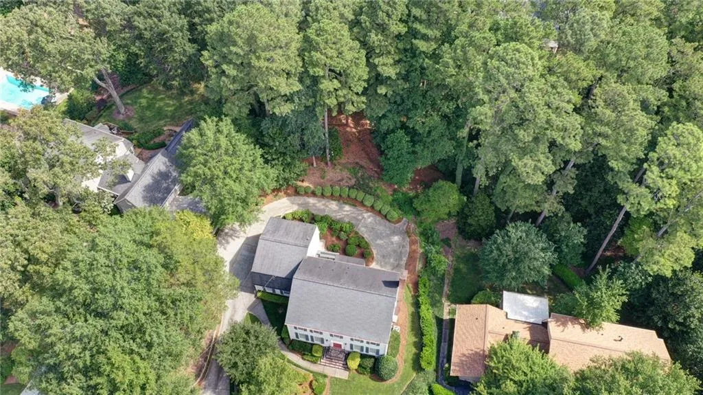 6235 Weatherly Drive, Sandy Springs, Georgia 30328, 6 Bedrooms Bedrooms, ,3 BathroomsBathrooms,Residential,Sold,6235 Weatherly Drive,7105202