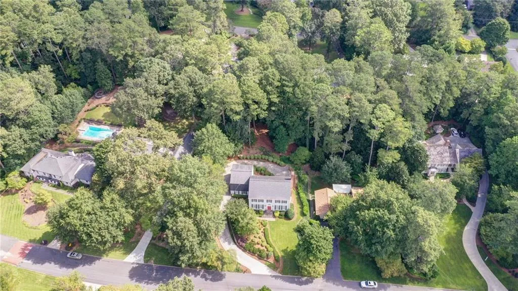 6235 Weatherly Drive, Sandy Springs, Georgia 30328, 6 Bedrooms Bedrooms, ,3 BathroomsBathrooms,Residential,Sold,6235 Weatherly Drive,7105202