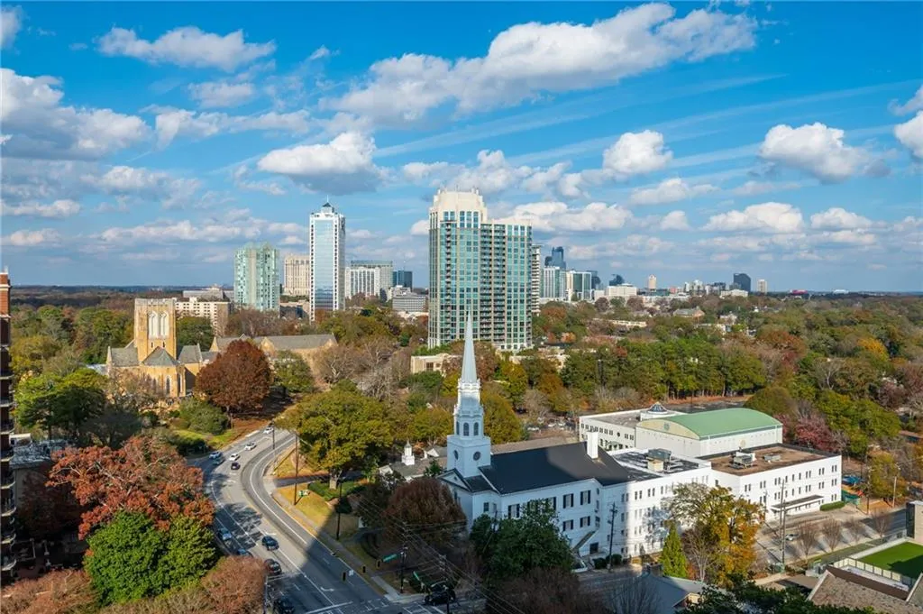 2660 Peachtree Road Nw Unit 22e, Atlanta, Georgia 30305, 3 Bedrooms Bedrooms, 0 ,2 BathroomsBathrooms,Residential,Sold,2660 Peachtree Road Nw Unit 22e,7687812