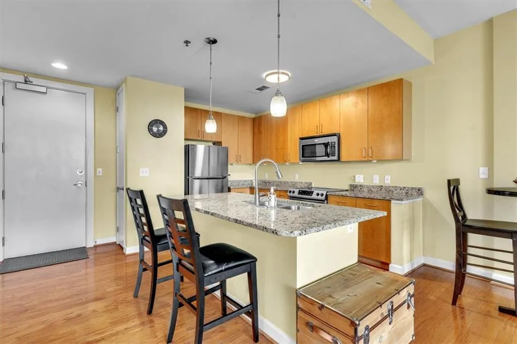 711 Cosmopolitan Drive Ne Unit 403, Atlanta, Georgia 30324, 1 Bedroom Bedrooms, 0 ,1 BathroomBathrooms,Residential,Sold,711 Cosmopolitan Drive Ne Unit 403,7828026