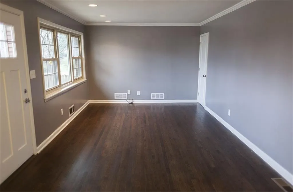 2337 Elmwood Circle, Atlanta, Georgia 30339, 2 Bedrooms Bedrooms, ,2 BathroomsBathrooms,Residential,Sold,2337 Elmwood Circle,5814509