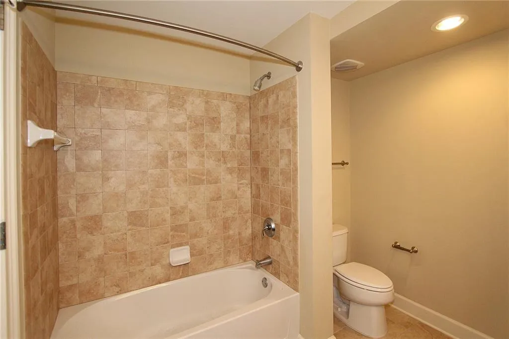 200 River Vista Drive Unit 316, Atlanta, Georgia 30339, 2 Bedrooms Bedrooms, ,2 BathroomsBathrooms,Residential,Sold,200 River Vista Drive Unit 316,5904983