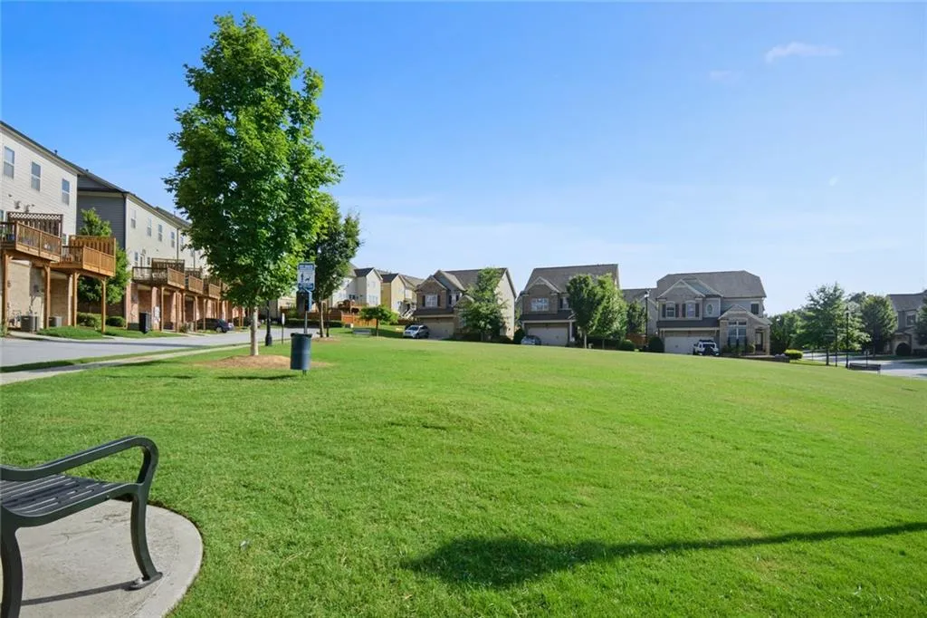 7535 Highland Bluff, Sandy Springs, Georgia 30328, 3 Bedrooms Bedrooms, ,3 BathroomsBathrooms,Residential,Sold,7535 Highland Bluff,6740508