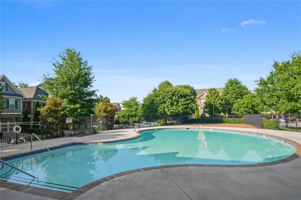 7535 Highland Bluff, Sandy Springs, Georgia 30328, 3 Bedrooms Bedrooms, ,3 BathroomsBathrooms,Residential,Sold,7535 Highland Bluff,6740508