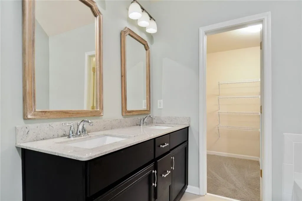 7535 Highland Bluff, Sandy Springs, Georgia 30328, 3 Bedrooms Bedrooms, ,3 BathroomsBathrooms,Residential,Sold,7535 Highland Bluff,6740508