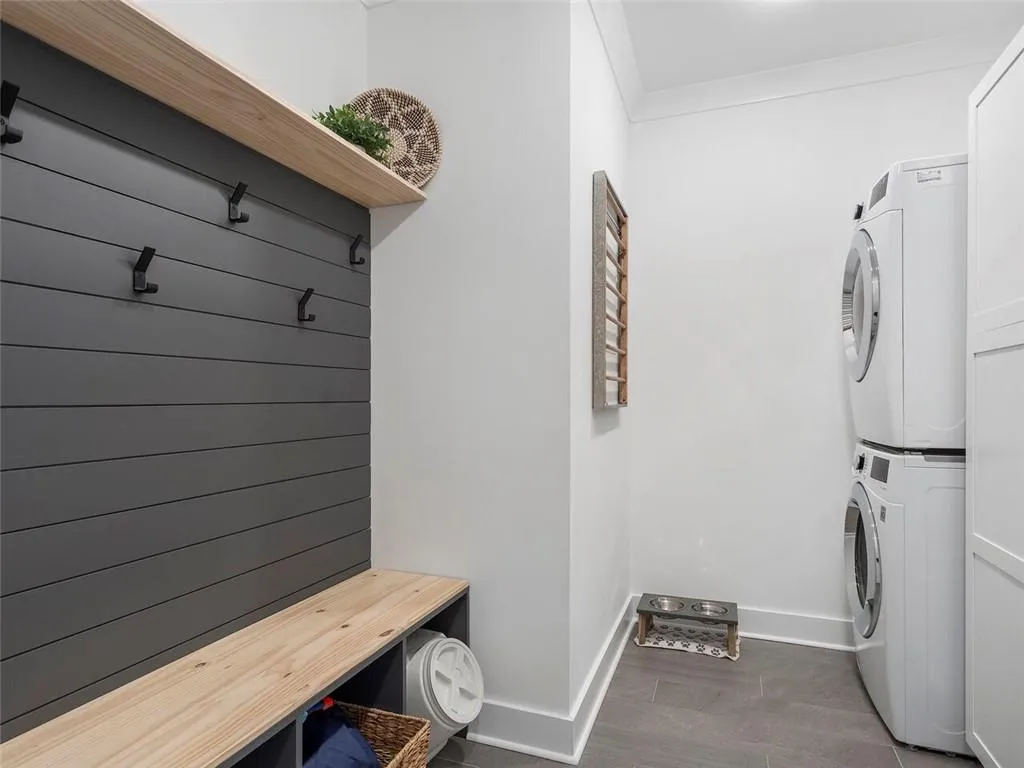 Dropzone/Laundry