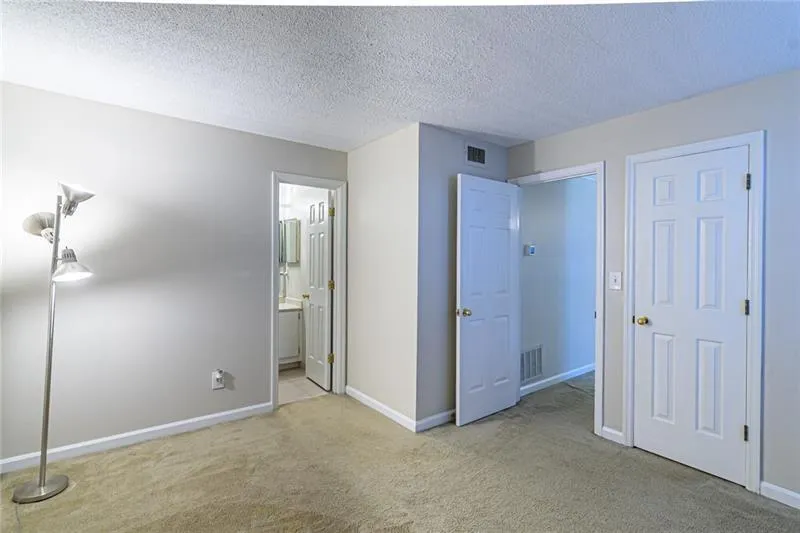 315 Granville Court Unit 315, Sandy Springs, Georgia 30328, 2 Bedrooms Bedrooms, ,2 BathroomsBathrooms,Residential,Sold,315 Granville Court Unit 315,6872655