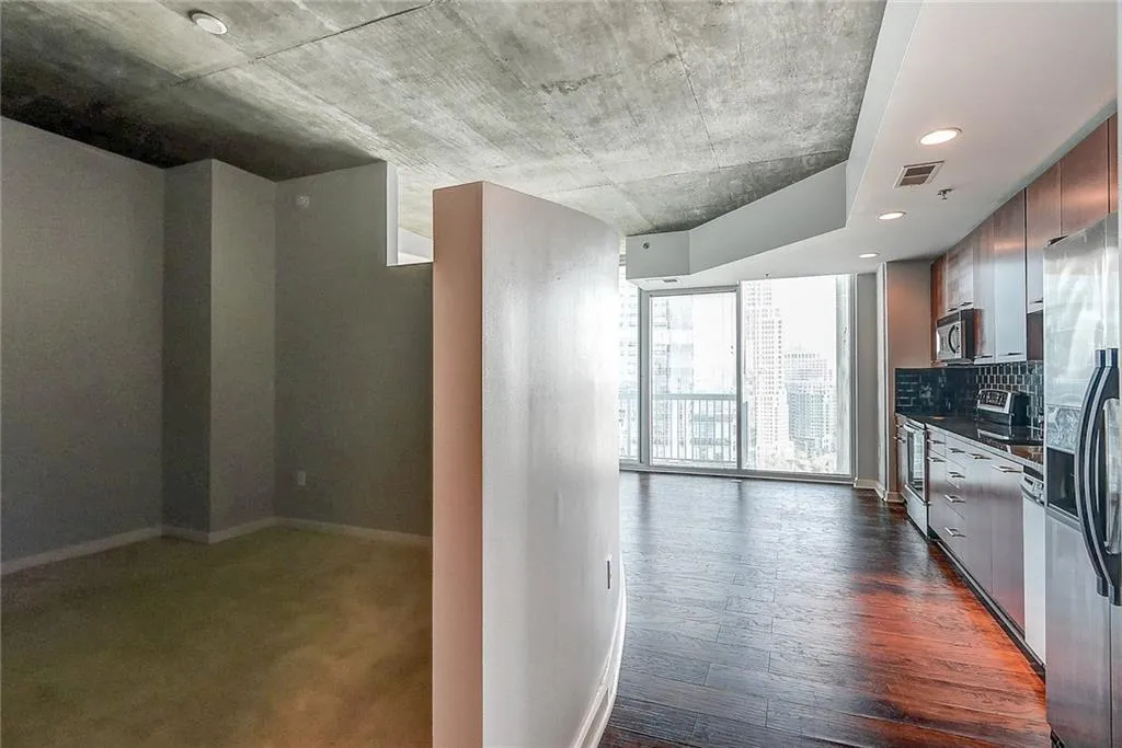 3324 Peachtree Road Ne Unit 2003, Atlanta, Georgia 30326, 1 Bedroom Bedrooms, ,1 BathroomBathrooms,Residential,Sold,3324 Peachtree Road Ne Unit 2003,5913119