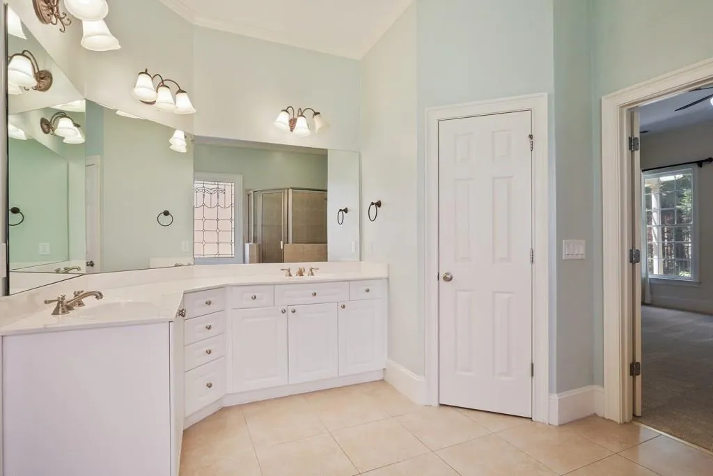 375 Wembley Circle, Atlanta, Georgia 30328, 5 Bedrooms Bedrooms, ,4 BathroomsBathrooms,Residential,Sold,375 Wembley Circle,6005689