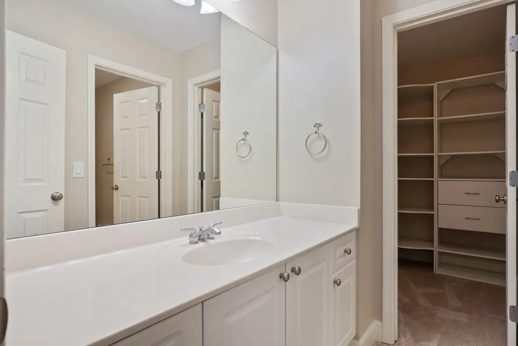 375 Wembley Circle, Atlanta, Georgia 30328, 5 Bedrooms Bedrooms, ,4 BathroomsBathrooms,Residential,Sold,375 Wembley Circle,6005689