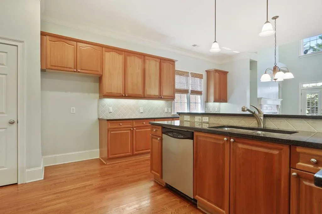 375 Wembley Circle, Atlanta, Georgia 30328, 5 Bedrooms Bedrooms, ,4 BathroomsBathrooms,Residential,Sold,375 Wembley Circle,6005689