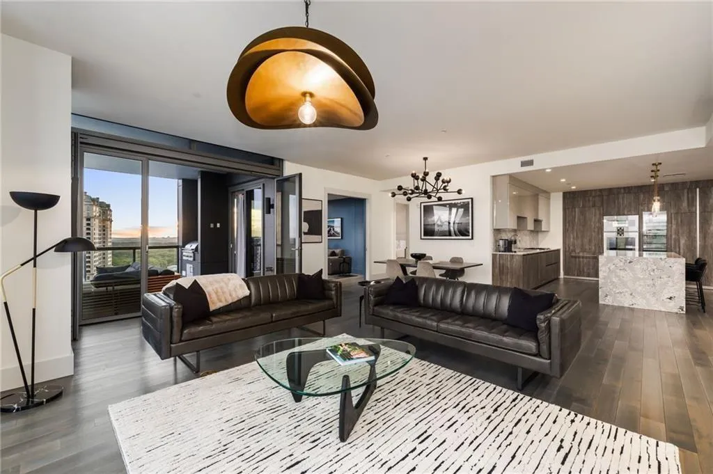 3107 Peachtree Road Ne Unit 1803, Atlanta, Georgia 30305, 2 Bedrooms Bedrooms, ,2 BathroomsBathrooms,Residential,For Sale,3107 Peachtree Road Ne Unit 1803,7642991