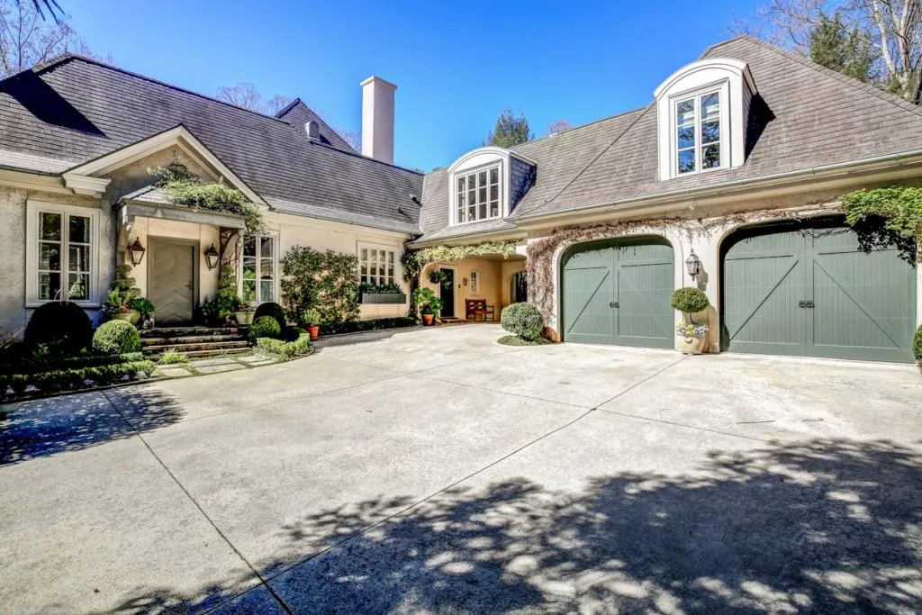 1400 N Harris Ridge, Atlanta, Georgia 30327, 5 Bedrooms Bedrooms, ,6 BathroomsBathrooms,Residential,Sold,1400 N Harris Ridge,5816348