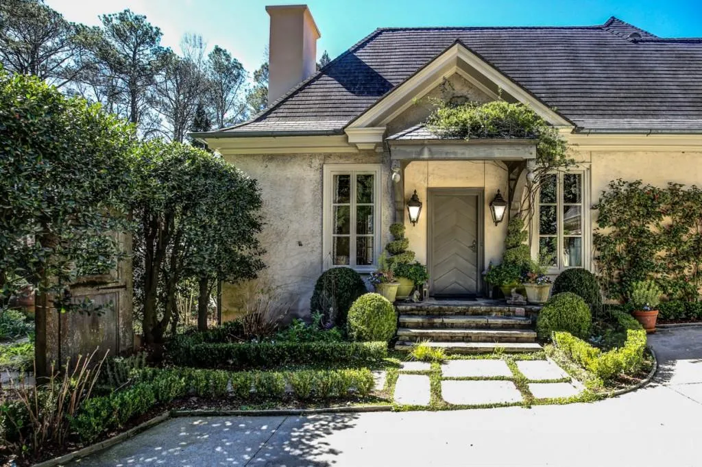 1400 N Harris Ridge, Atlanta, Georgia 30327, 5 Bedrooms Bedrooms, ,6 BathroomsBathrooms,Residential,Sold,1400 N Harris Ridge,5816348