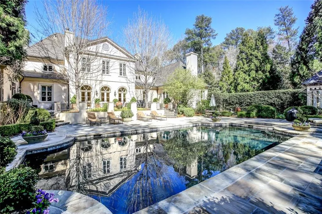 1400 N Harris Ridge, Atlanta, Georgia 30327, 5 Bedrooms Bedrooms, ,6 BathroomsBathrooms,Residential,Sold,1400 N Harris Ridge,5816348