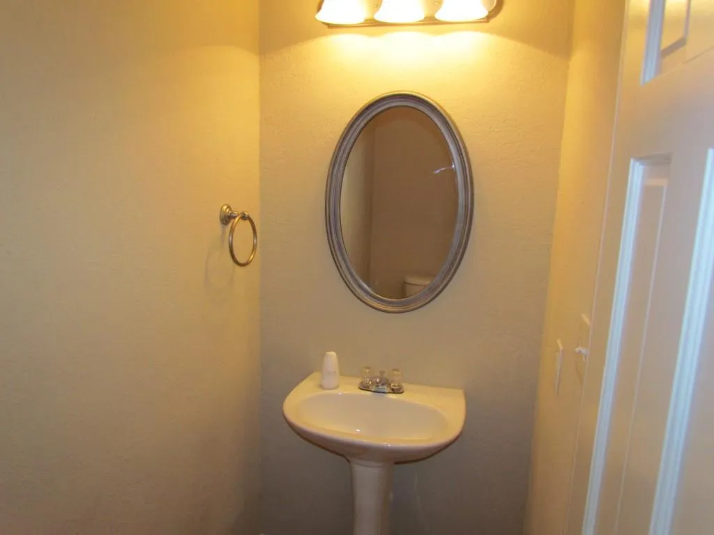 155 N River Drive Unit C, Atlanta, Georgia 30350, 2 Bedrooms Bedrooms, ,2 BathroomsBathrooms,Residential,Sold,155 N River Drive Unit C,5626723