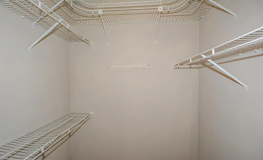 5641 Roswell Road Unit 103, Atlanta, Georgia 30342, 2 Bedrooms Bedrooms, ,2 BathroomsBathrooms,Residential,Sold,5641 Roswell Road Unit 103,5735209