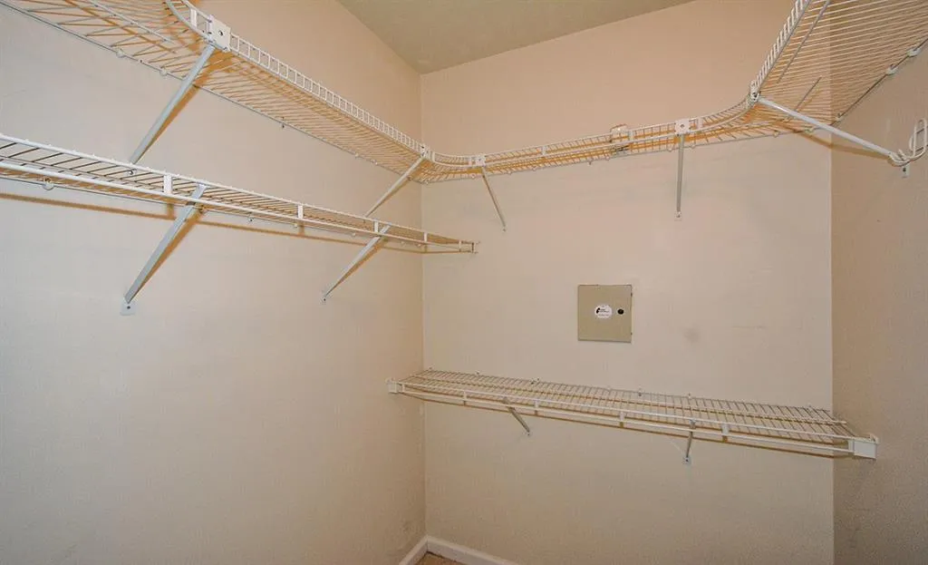 5641 Roswell Road Unit 103, Atlanta, Georgia 30342, 2 Bedrooms Bedrooms, ,2 BathroomsBathrooms,Residential,Sold,5641 Roswell Road Unit 103,5735209