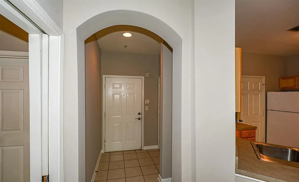 5641 Roswell Road Unit 103, Atlanta, Georgia 30342, 2 Bedrooms Bedrooms, ,2 BathroomsBathrooms,Residential,Sold,5641 Roswell Road Unit 103,5735209