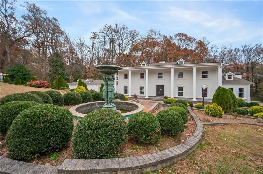 5995 Riverside Drive, Atlanta, Georgia 30328, 7 Bedrooms Bedrooms, ,5 BathroomsBathrooms,Residential,Sold,5995 Riverside Drive,7499063
