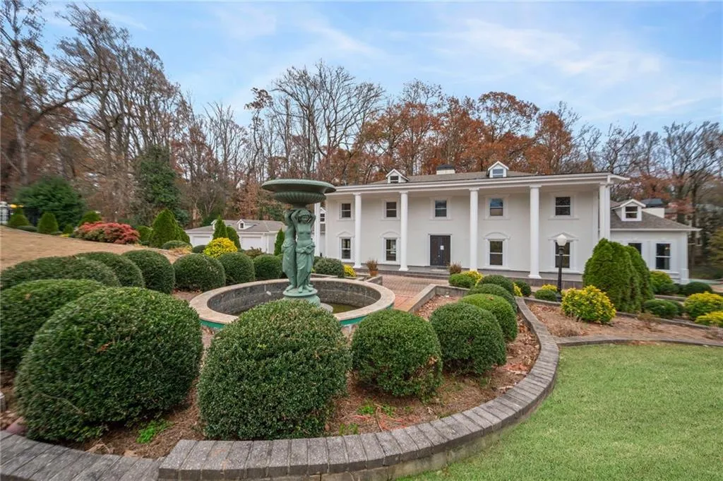 5995 Riverside Drive, Atlanta, Georgia 30328, 7 Bedrooms Bedrooms, ,5 BathroomsBathrooms,Residential,Sold,5995 Riverside Drive,7499063