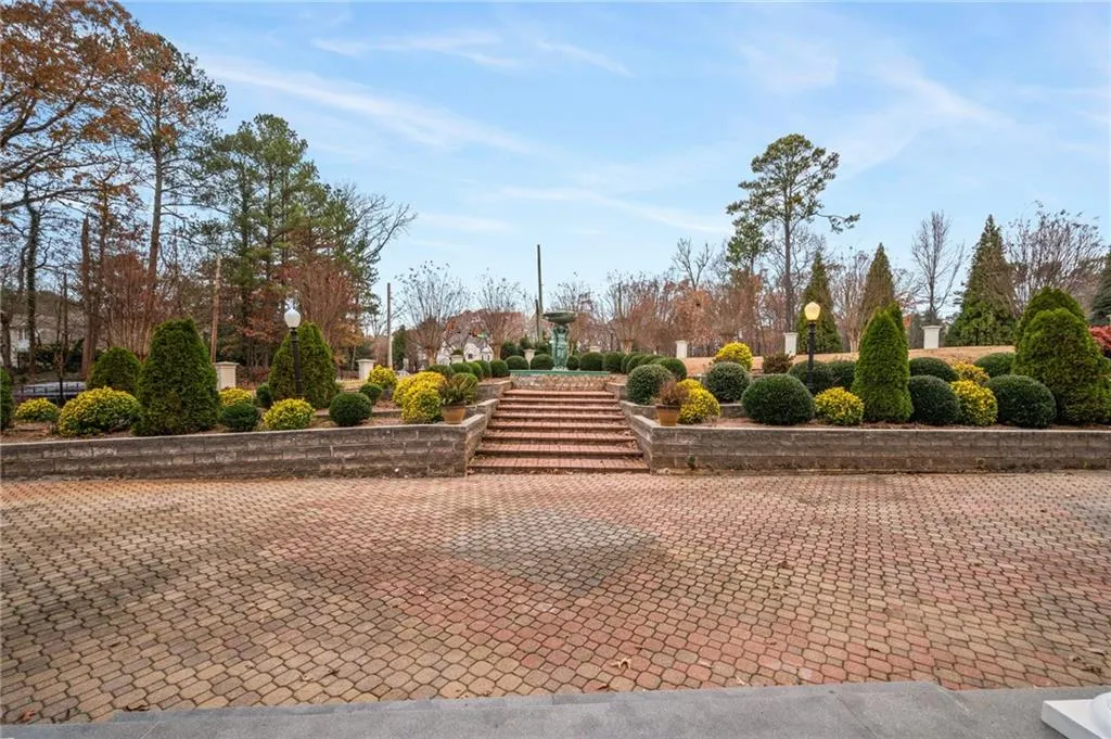 View of home's community