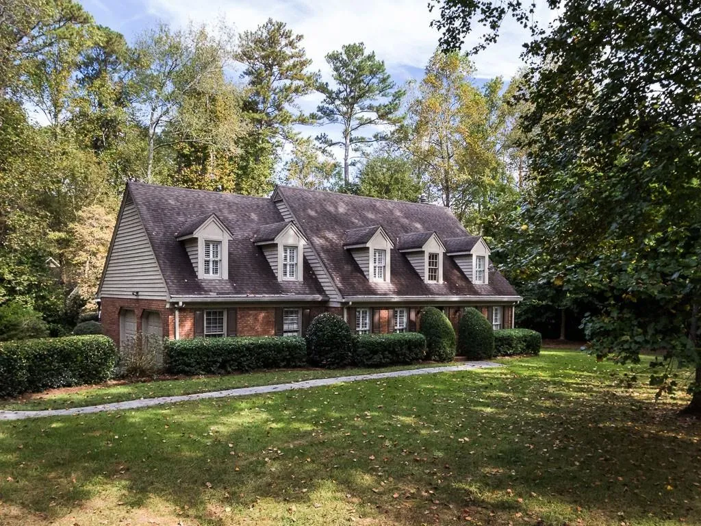 5020 Nesbit Ferry Lane, Sandy Springs, Georgia 30350, 4 Bedrooms Bedrooms, ,2 BathroomsBathrooms,Residential,Sold,5020 Nesbit Ferry Lane,5922001