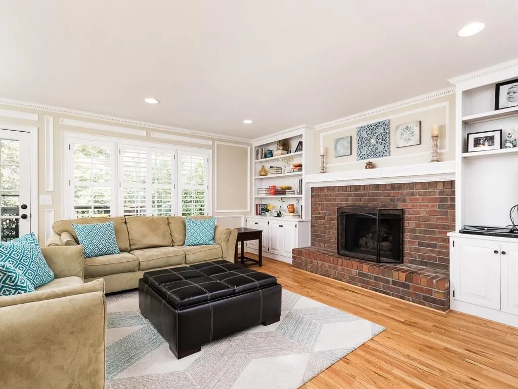 5020 Nesbit Ferry Lane, Sandy Springs, Georgia 30350, 4 Bedrooms Bedrooms, ,2 BathroomsBathrooms,Residential,Sold,5020 Nesbit Ferry Lane,5922001
