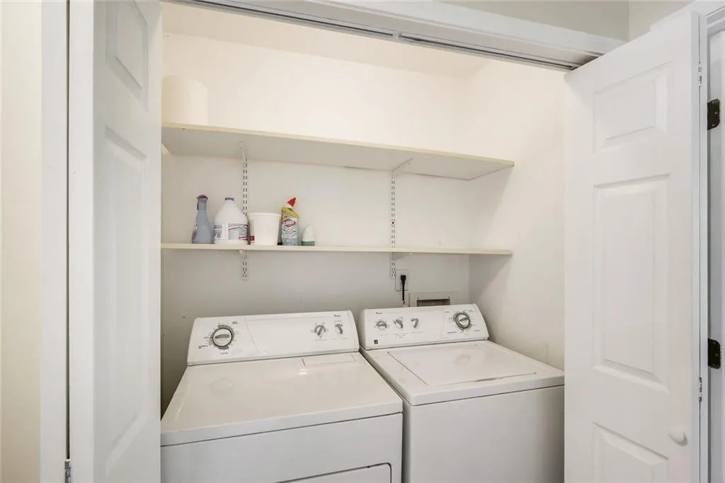 8933 Carroll Manor Drive, Sandy Springs, Georgia 30350, 2 Bedrooms Bedrooms, ,2 BathroomsBathrooms,Residential,Sold,8933 Carroll Manor Drive,6538217