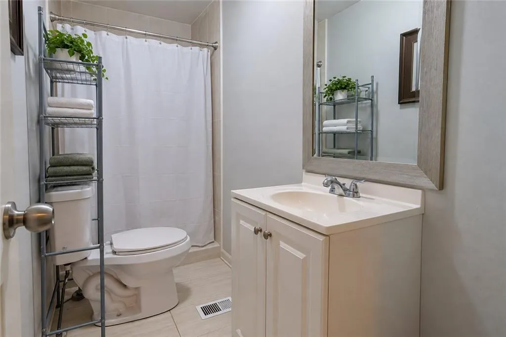 2661 Collier Drive Nw, Atlanta, Georgia 30318, 7 Bedrooms Bedrooms, 0 ,3 BathroomsBathrooms,Residential,For Sale,2661 Collier Drive Nw,7843685