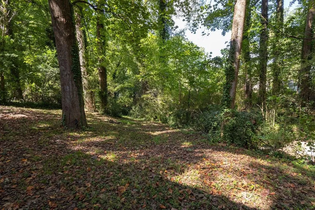 2661 Collier Drive Nw, Atlanta, Georgia 30318, 7 Bedrooms Bedrooms, 0 ,3 BathroomsBathrooms,Residential,For Sale,2661 Collier Drive Nw,7843685