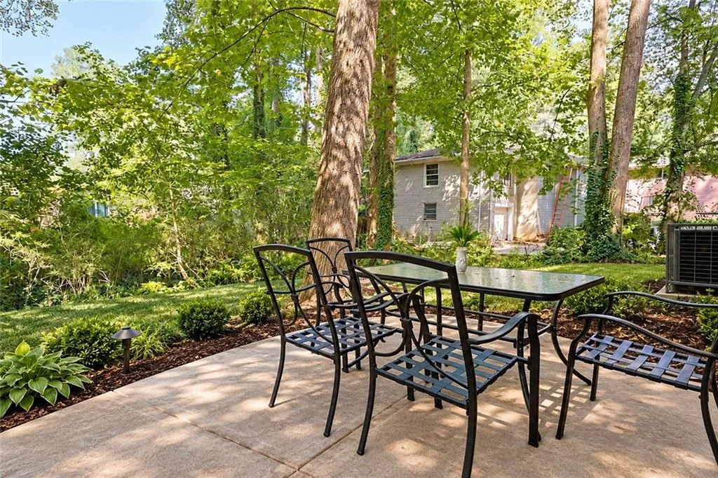 2661 Collier Drive Nw, Atlanta, Georgia 30318, 7 Bedrooms Bedrooms, 0 ,3 BathroomsBathrooms,Residential,For Sale,2661 Collier Drive Nw,7843685