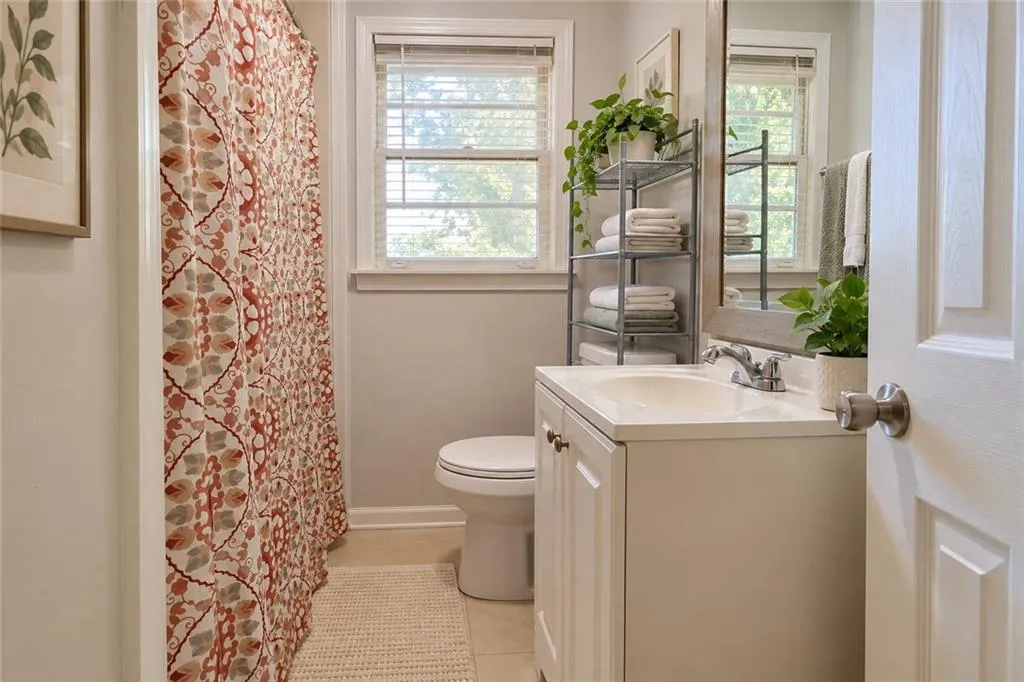 2661 Collier Drive Nw, Atlanta, Georgia 30318, 7 Bedrooms Bedrooms, 0 ,3 BathroomsBathrooms,Residential,For Sale,2661 Collier Drive Nw,7843685
