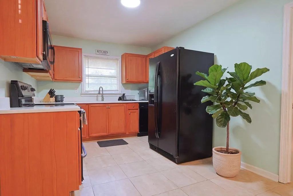 2661 Collier Drive Nw, Atlanta, Georgia 30318, 7 Bedrooms Bedrooms, 0 ,3 BathroomsBathrooms,Residential,For Sale,2661 Collier Drive Nw,7843685