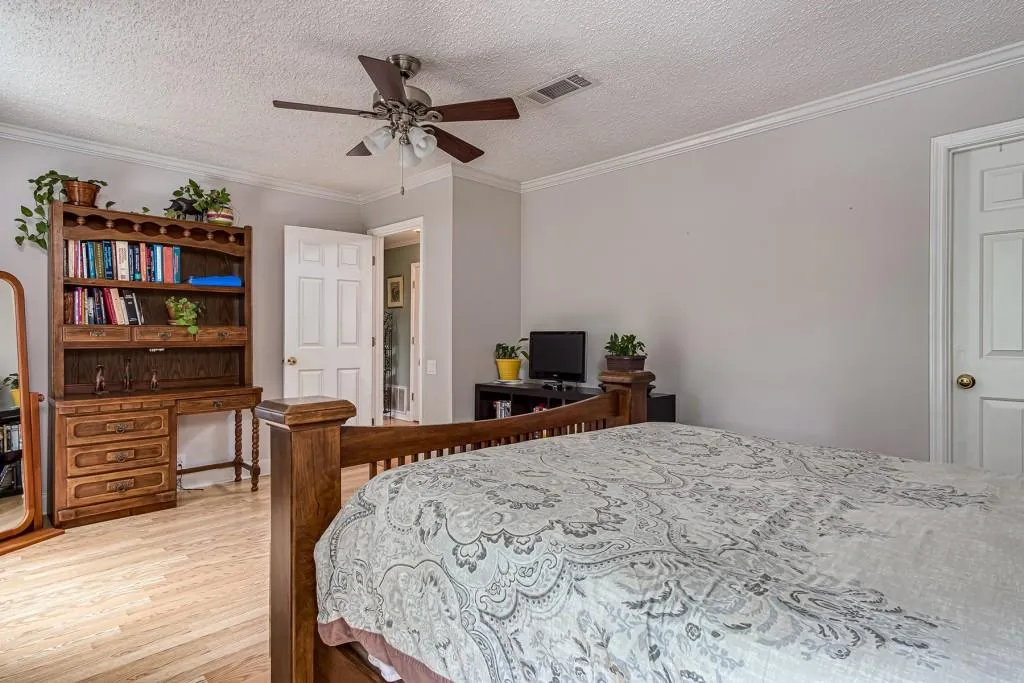 305 Dunwoody Chace, Sandy Springs, Georgia 30328, 3 Bedrooms Bedrooms, ,2 BathroomsBathrooms,Residential,Sold,305 Dunwoody Chace,6834649