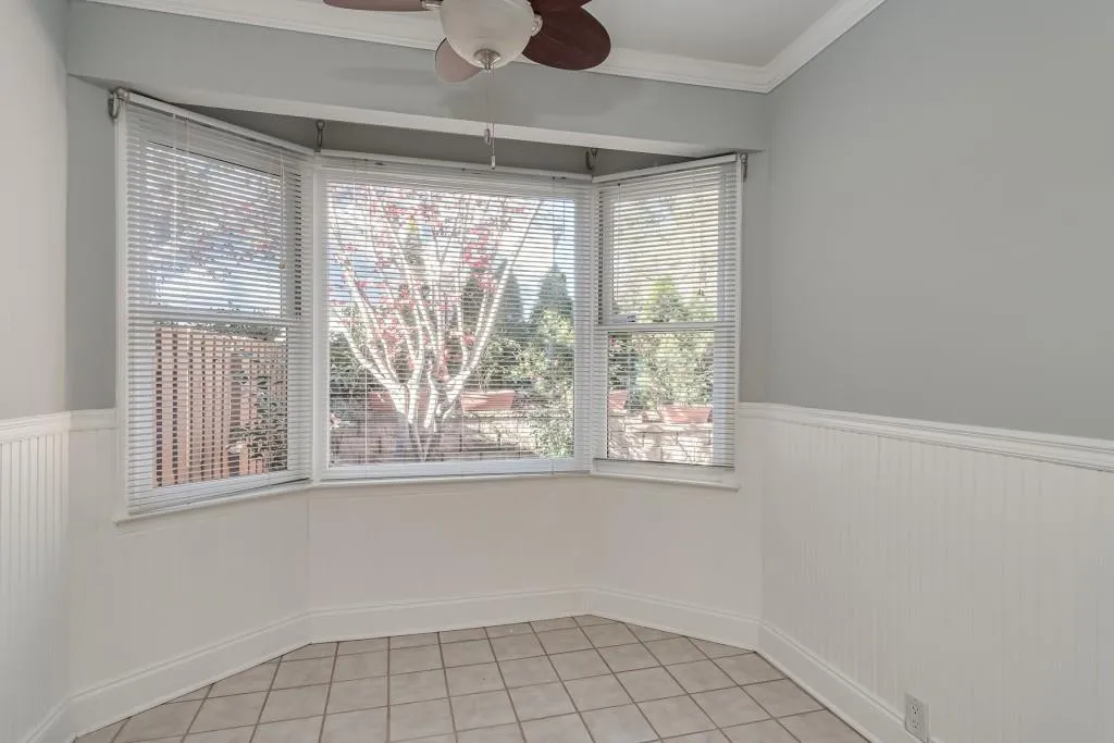 305 Dunwoody Chace, Sandy Springs, Georgia 30328, 3 Bedrooms Bedrooms, ,2 BathroomsBathrooms,Residential,Sold,305 Dunwoody Chace,6834649