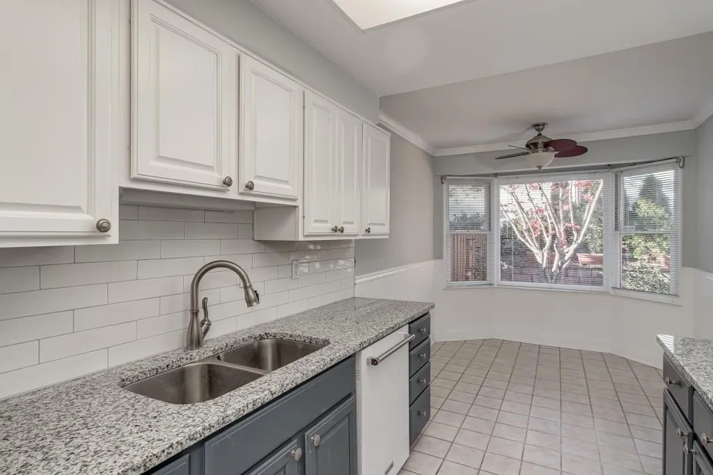 305 Dunwoody Chace, Sandy Springs, Georgia 30328, 3 Bedrooms Bedrooms, ,2 BathroomsBathrooms,Residential,Sold,305 Dunwoody Chace,6834649