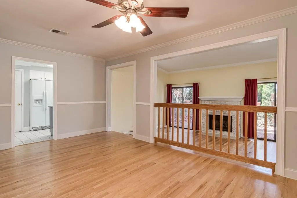 305 Dunwoody Chace, Sandy Springs, Georgia 30328, 3 Bedrooms Bedrooms, ,2 BathroomsBathrooms,Residential,Sold,305 Dunwoody Chace,6834649